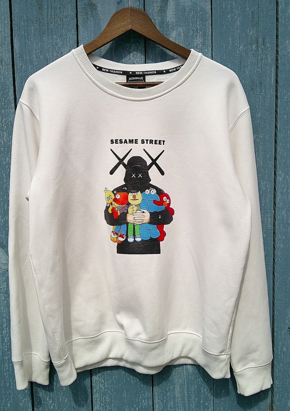XX Kaws Sesame Street White Graphic Print Pullover Sweatshirt Size XXL-Rare Find